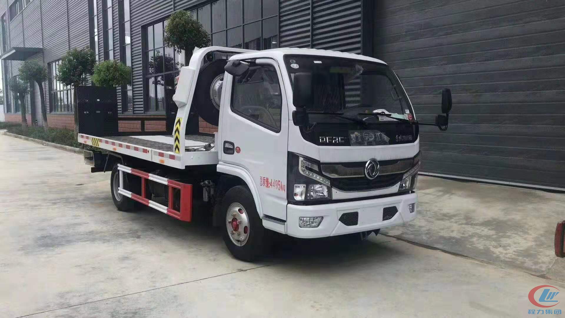 湖北易倍·(中国)体育EMC东风凯普特一拖二清障车侧面图