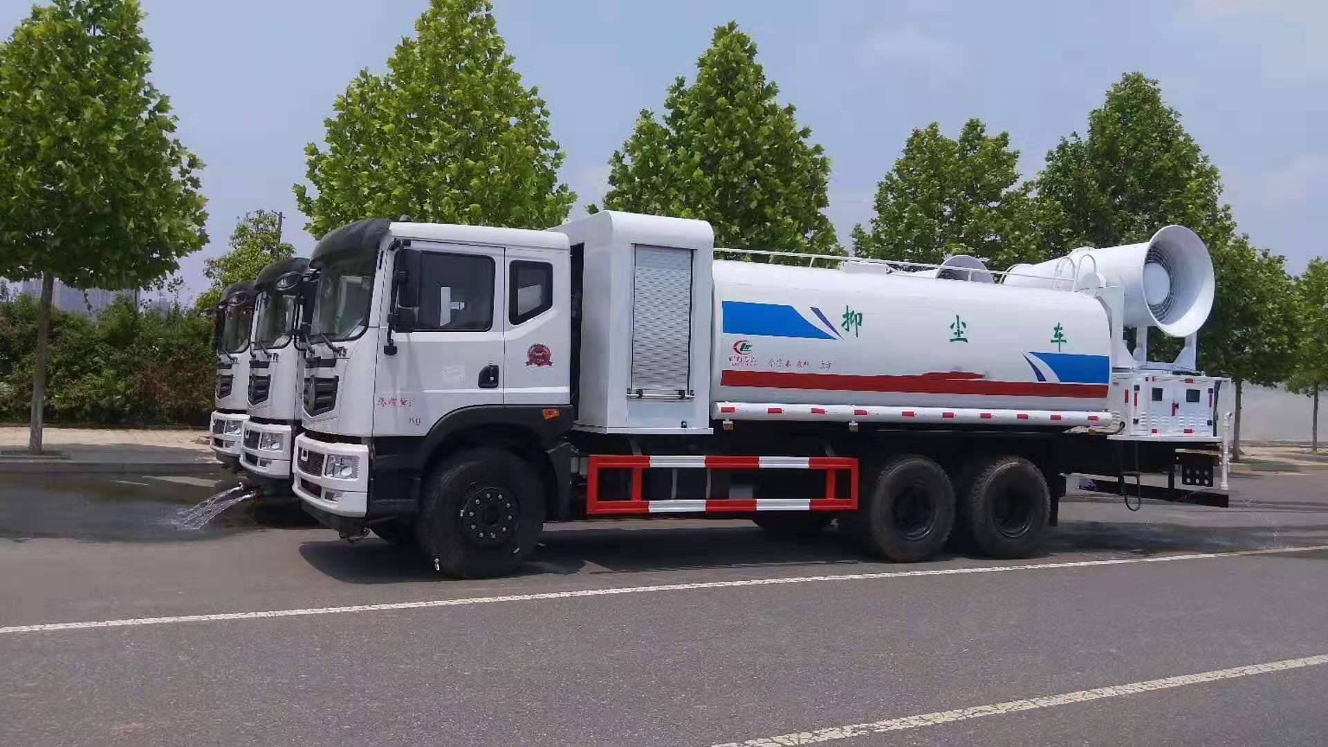 东风多功能抑尘车,易倍·(中国)体育EMC威牌东风后双桥T5抑尘车